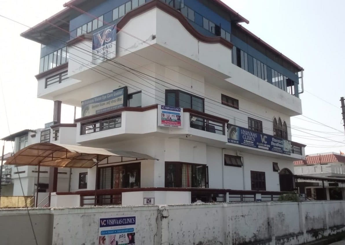 Vishvaas Clinic building exterior in Dehradun